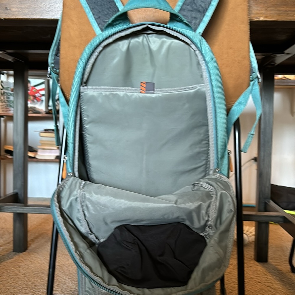 Thule Computer Backpack - Picture 5 of 8